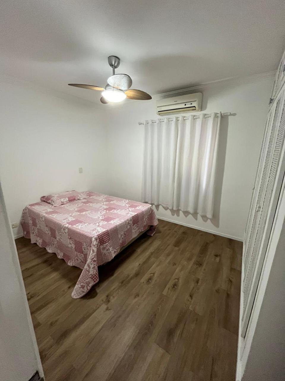 Guaru 17 Apartamento Na Praia Da Enseada Γκουαρούχα Εξωτερικό φωτογραφία